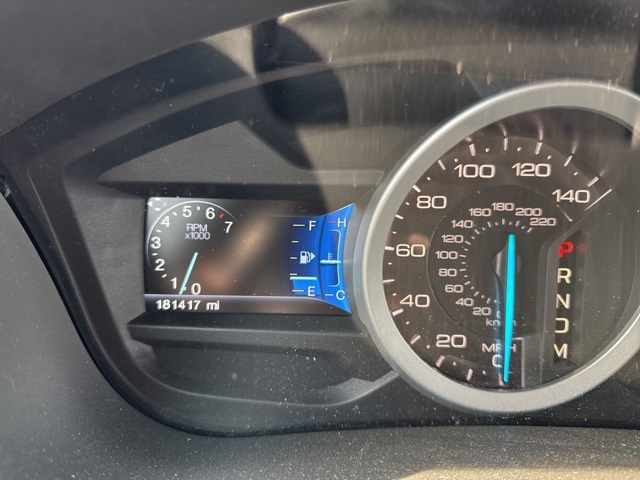 2015 Ford Explorer XLT photo 2