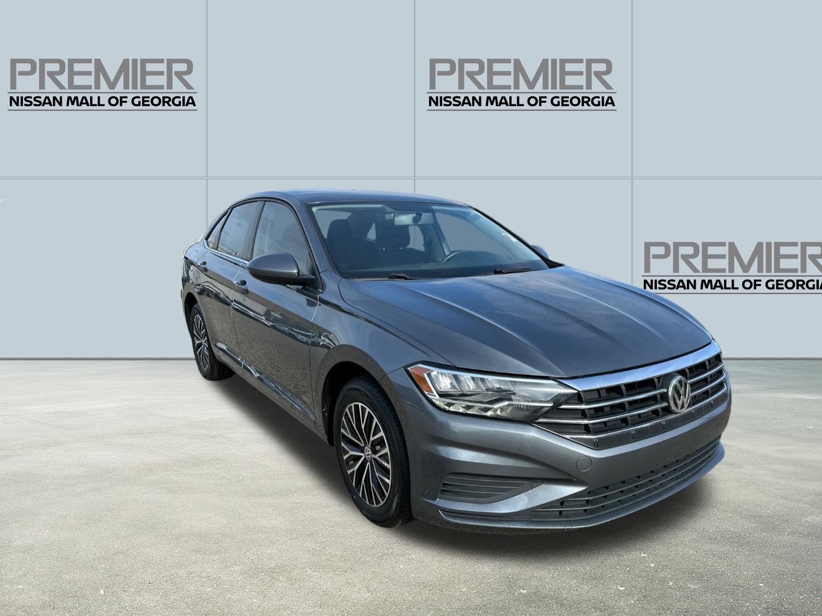 2021 Volkswagen Jetta SE R-Line photo 3