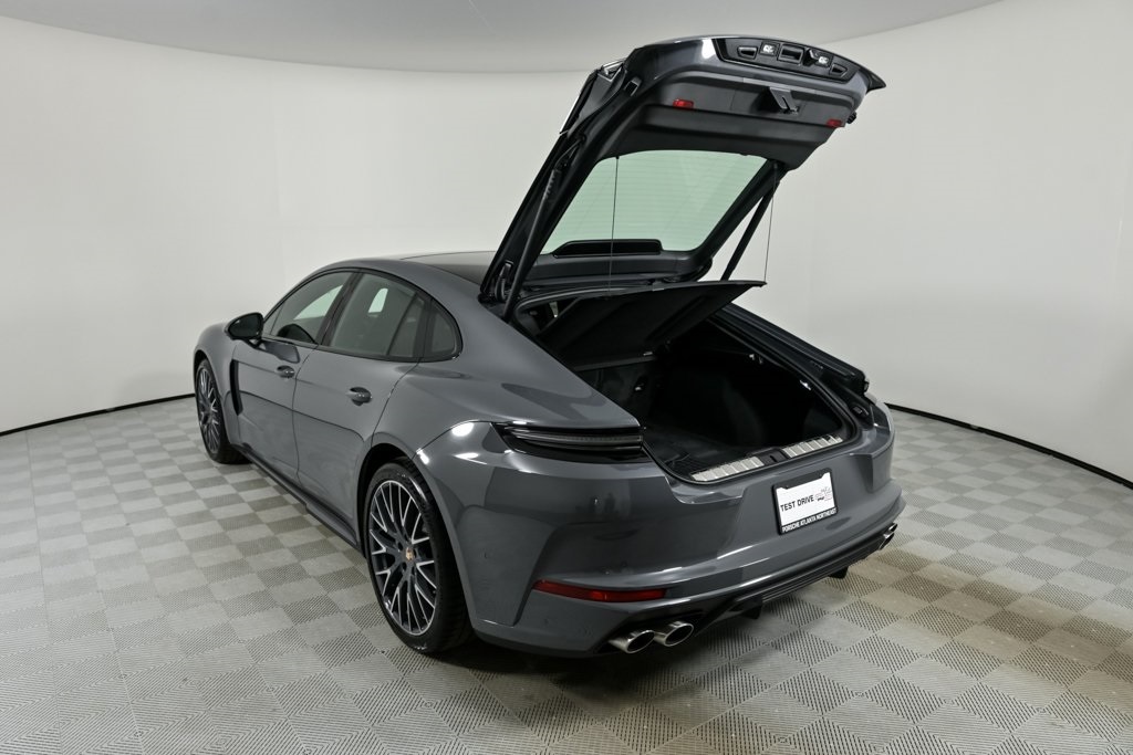 2025 Porsche Panamera Base photo 30