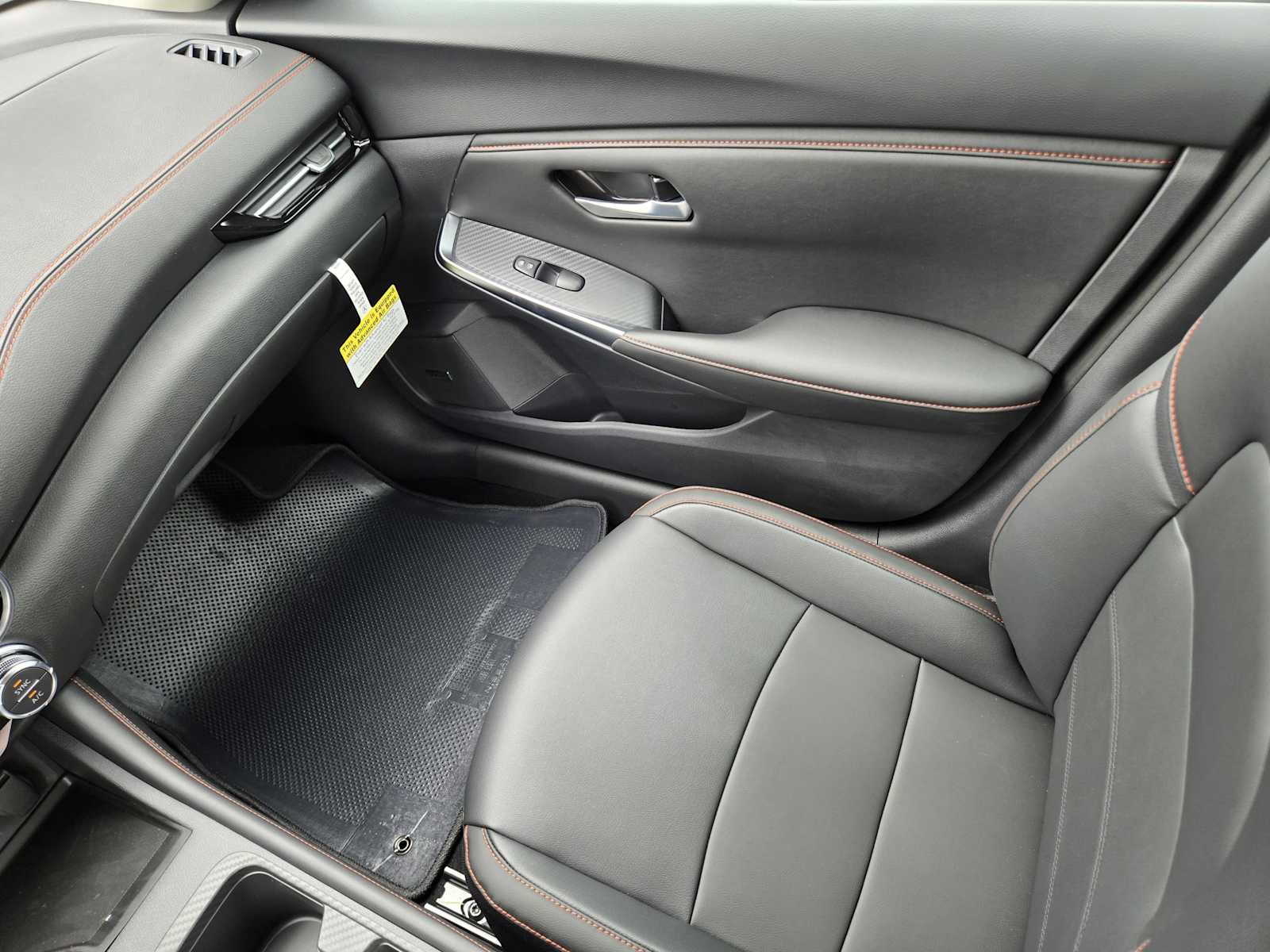 2025 Nissan Sentra SR photo 12