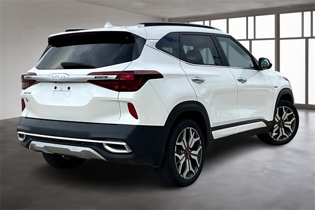 2022 Kia Seltos SX photo 3