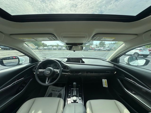 2025 Mazda CX-30 2.5 S Preferred photo 2