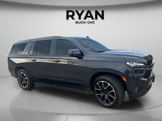 2022 Chevrolet Suburban RST's photo