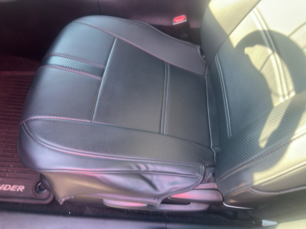 2015 Toyota Highlander LE photo 7