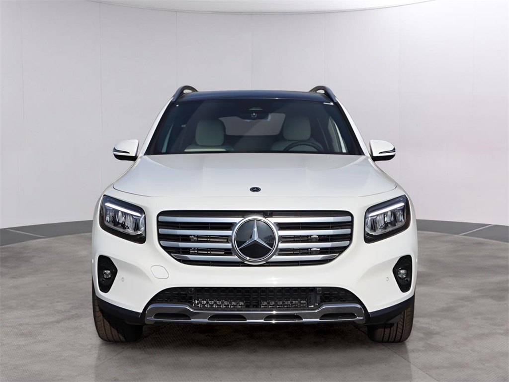 2026 Mercedes Benz GLB 250 4MATIC photo 2