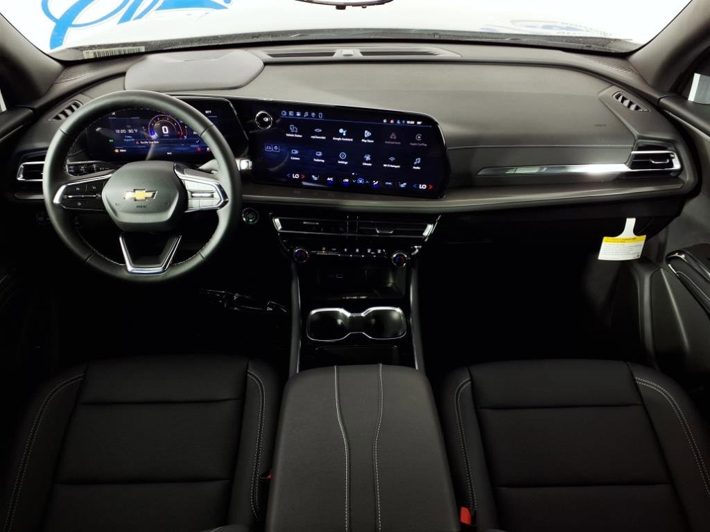 2026 Chevrolet Traverse photo 3