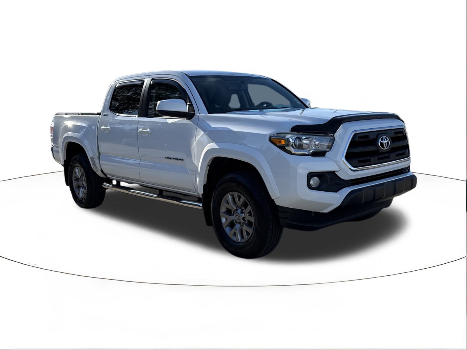 2017 Toyota Tacoma SR5's photo