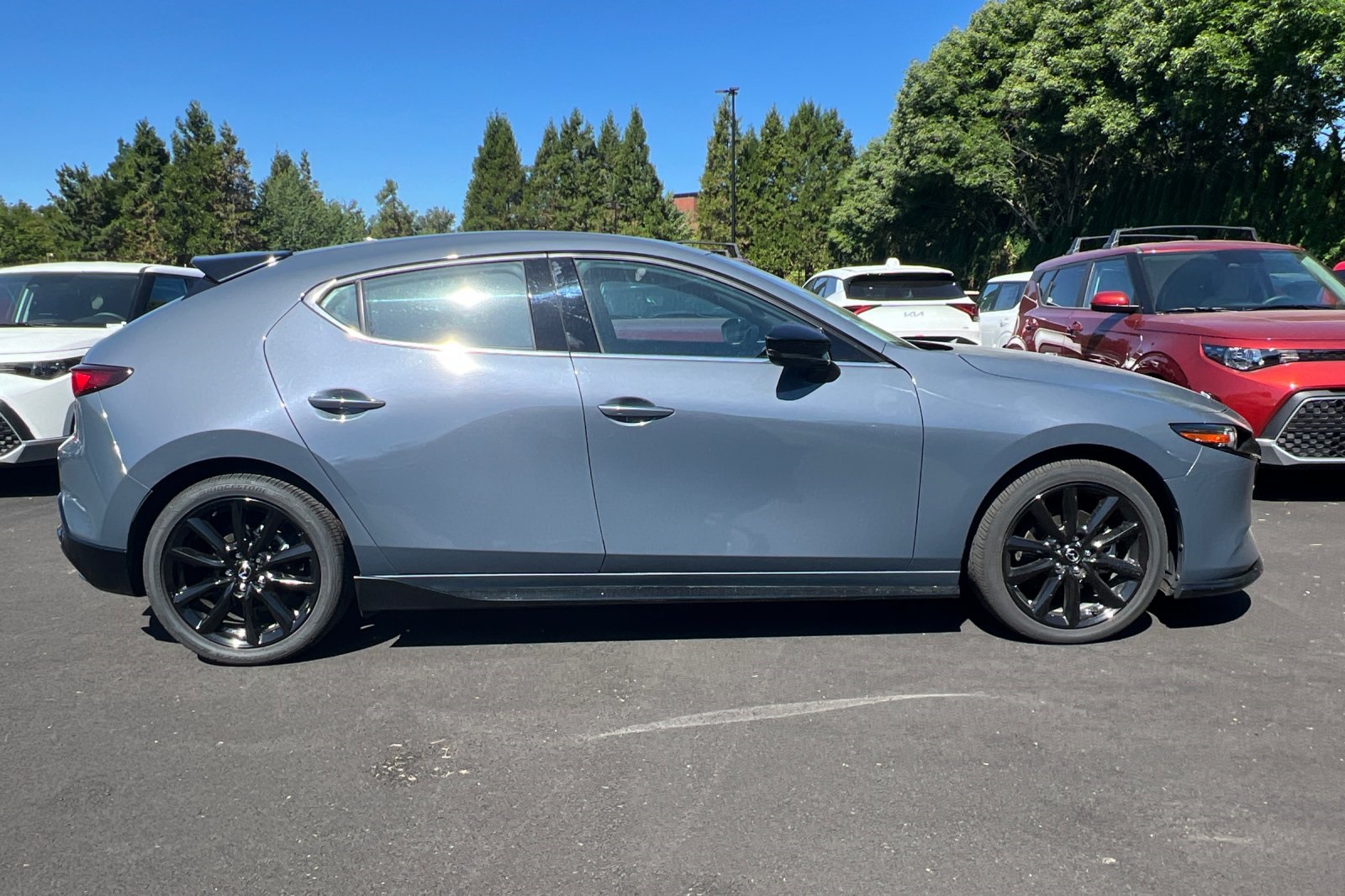 2024 Mazda Mazda3 Premium Plus photo 3