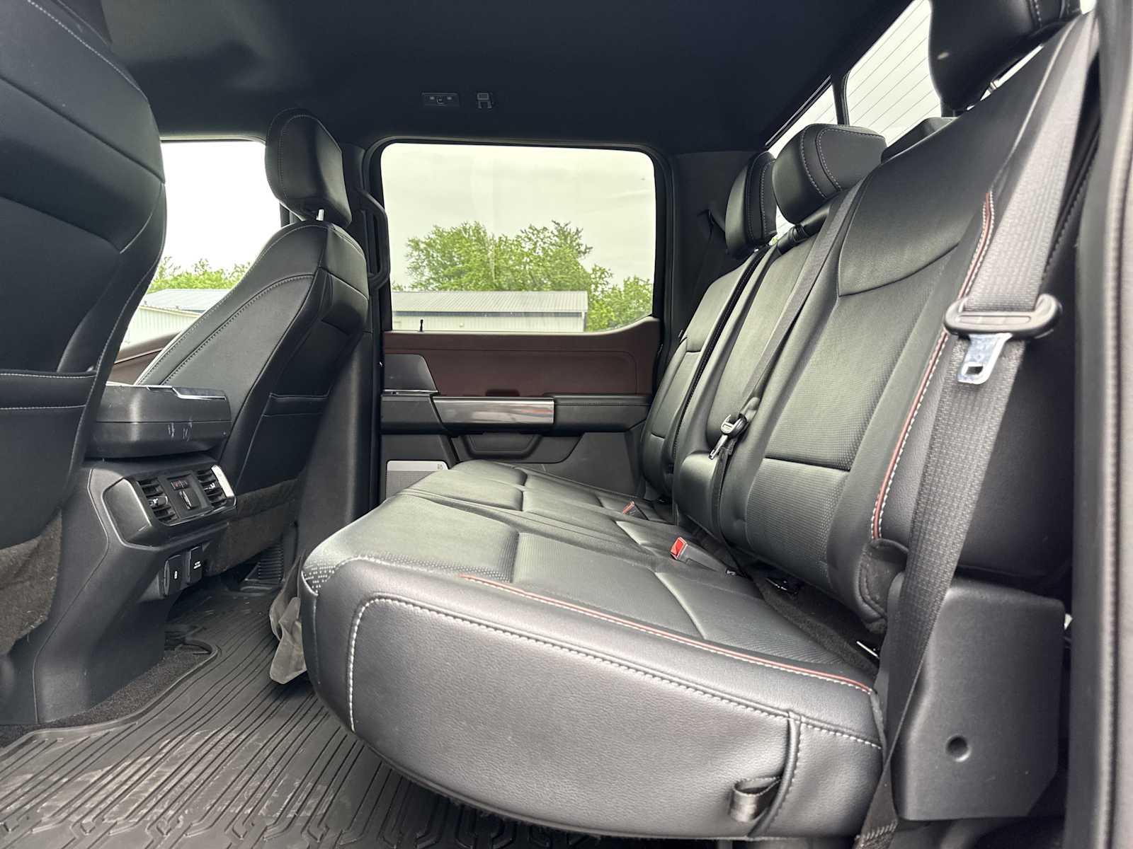 2022 Ford F-150 Lariat photo 37