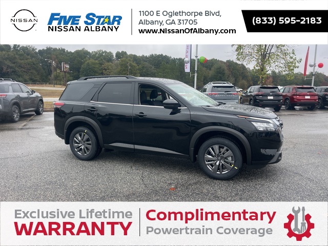 2025 Nissan Pathfinder SV's photo