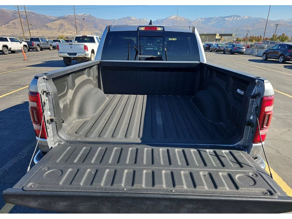 2022 Ram 1500 Laramie photo 9