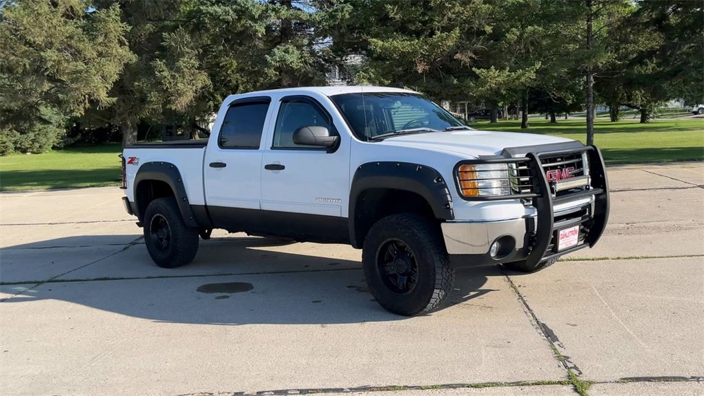 Used 2011 GMC Sierra 1500 SLE with VIN 3GTP2VE37BG340690 for sale in Oslo, Minnesota
