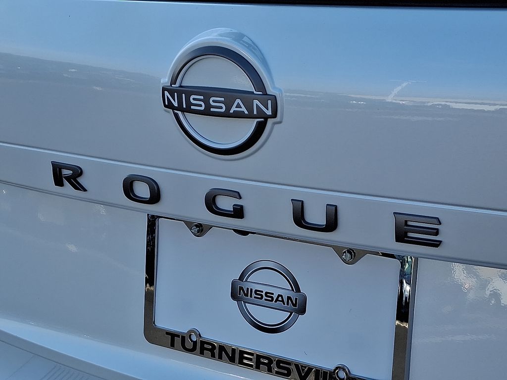 2026 Nissan Rogue SV photo 8