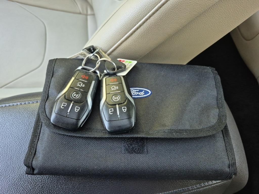 2016 Ford Fusion Titanium photo 27