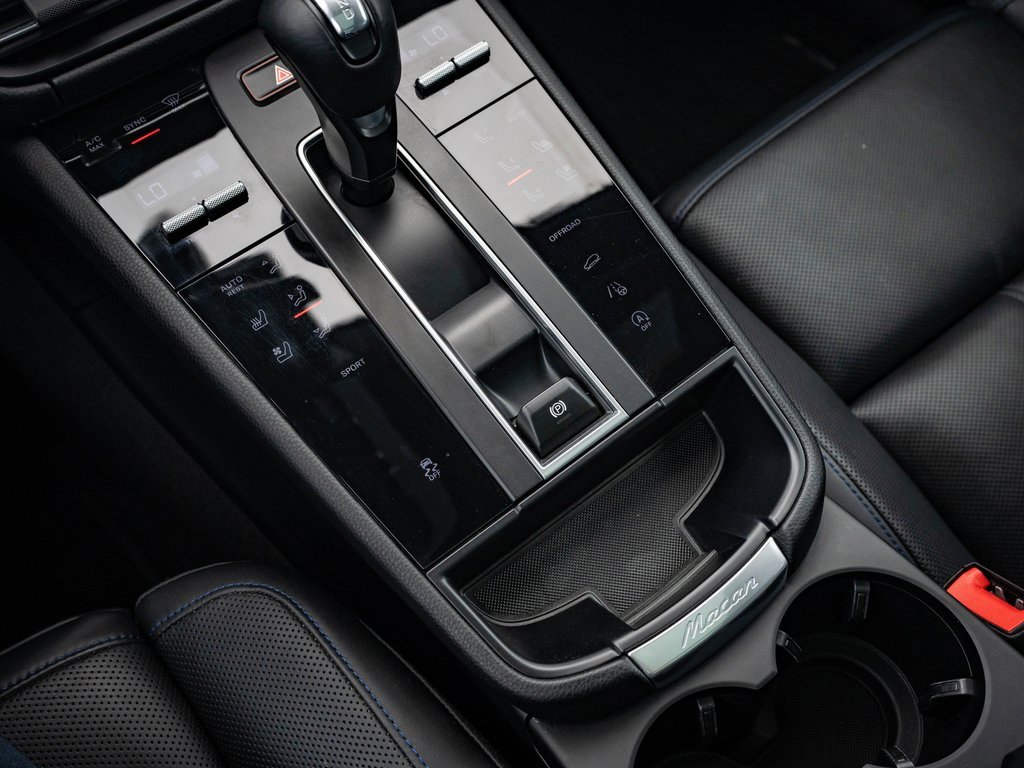 Certified PreOwned 2023 Porsche Macan SUV in Wichita 56AB355X