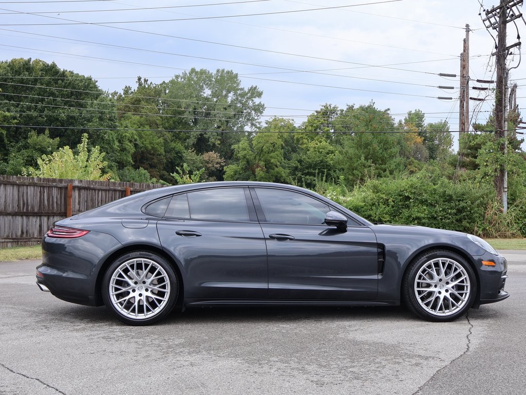 2018 Porsche Panamera Base 4 photo 9