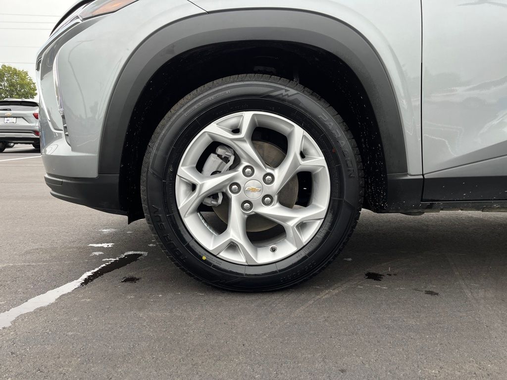 2024 Chevrolet Trax LS photo 25
