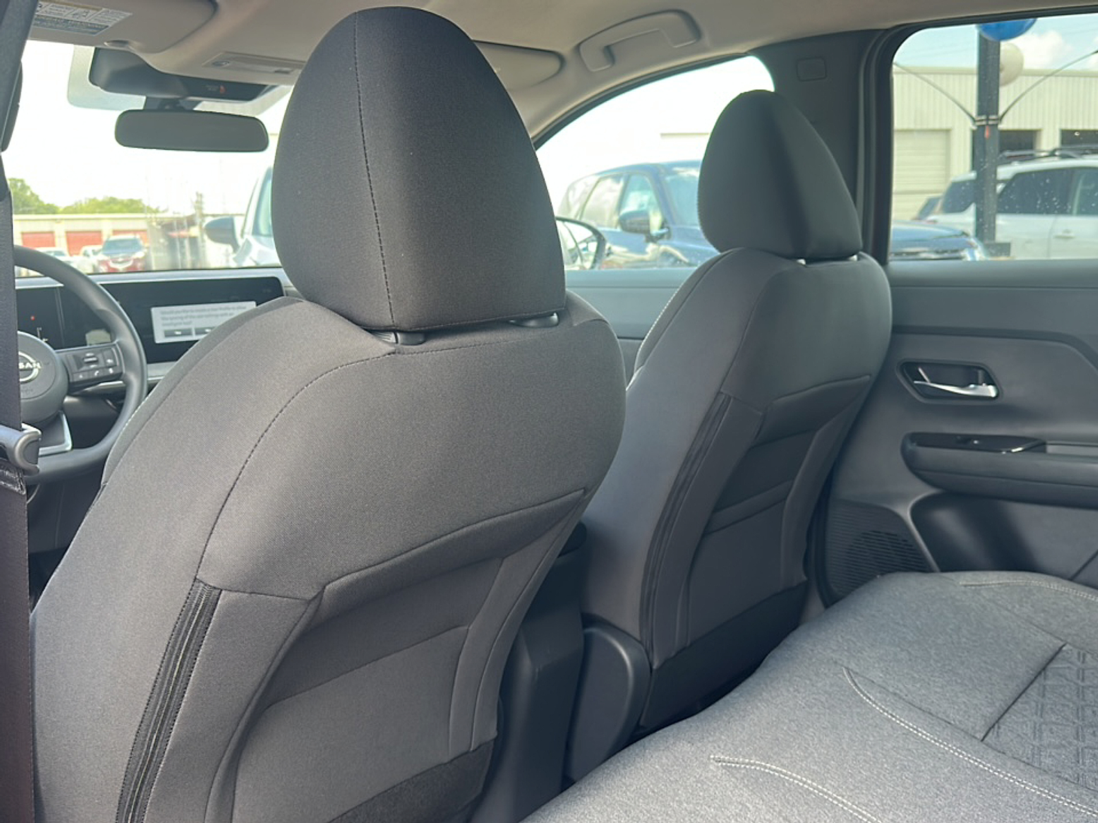 2025 Nissan Kicks SV photo 4