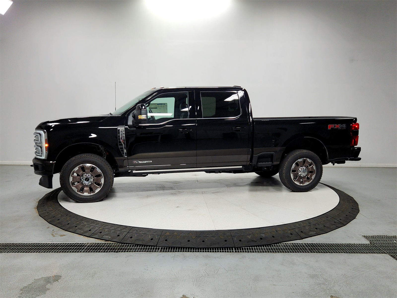 2025 Ford F-250 King Ranch photo 4