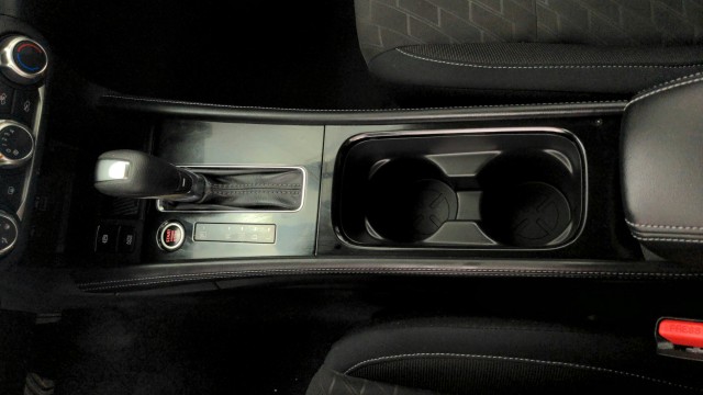 Used 2024 WHITE Nissan SV image 19