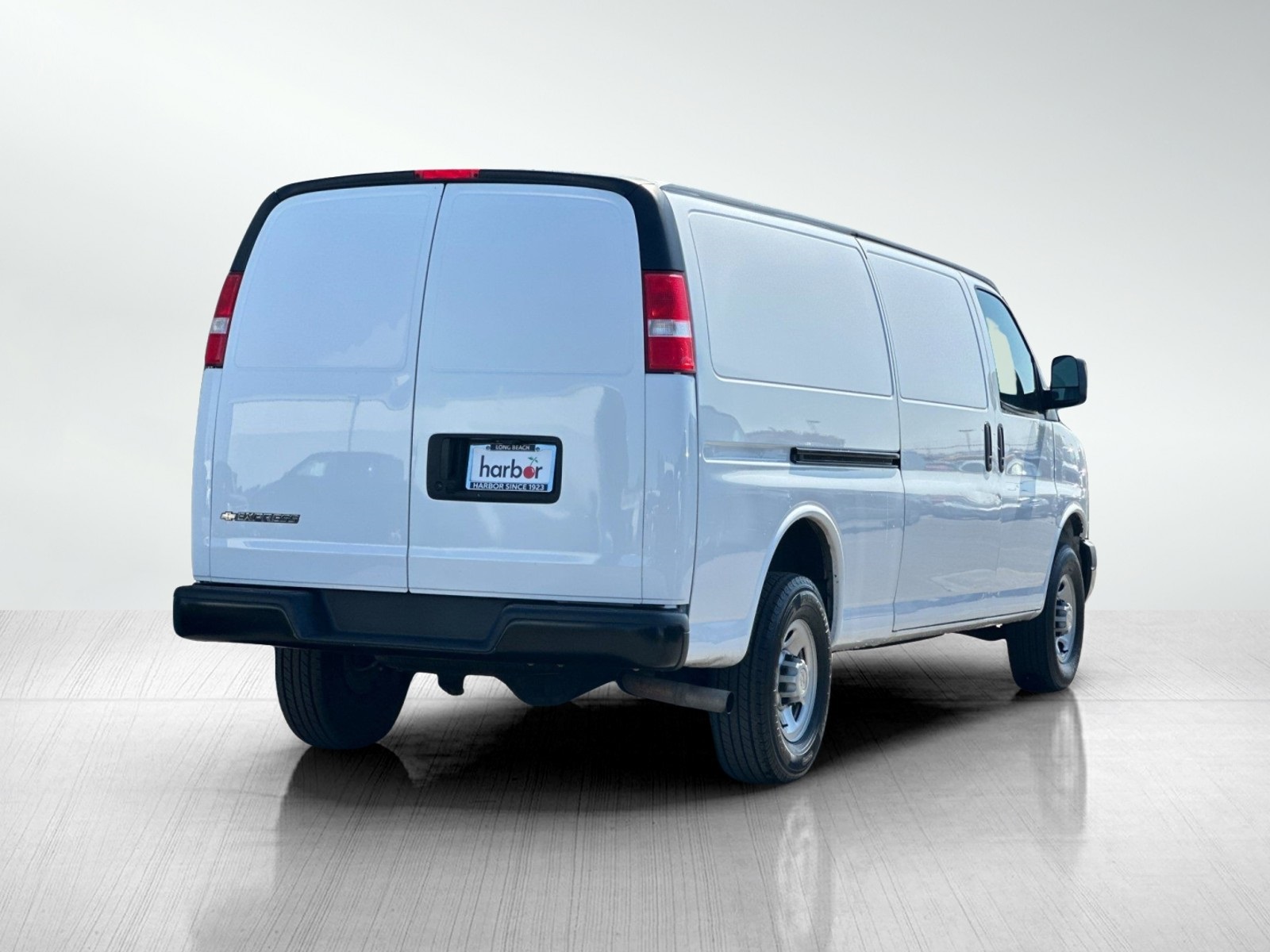 2023 Chevrolet Express 2500 Work Van Cargo photo 4