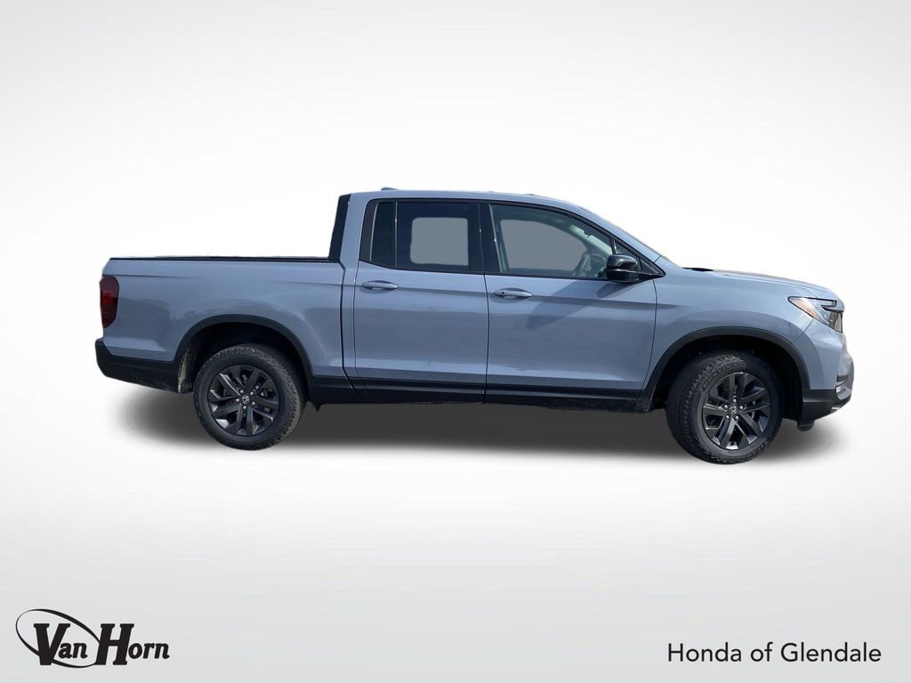 2025 Honda Ridgeline Sport photo 2