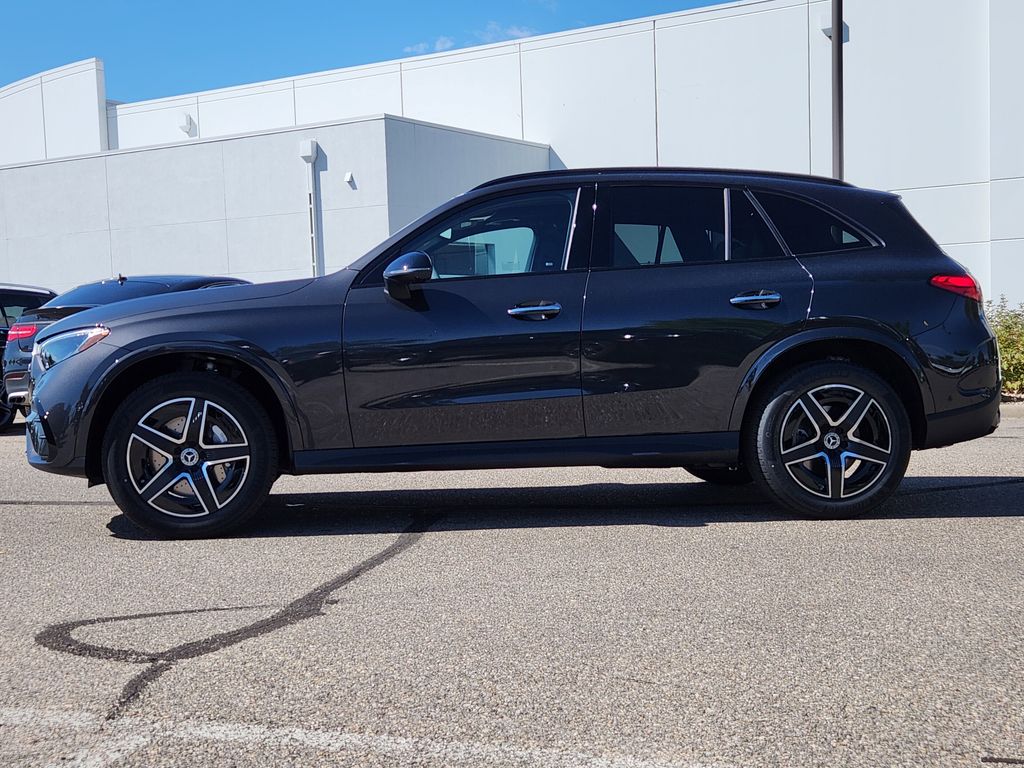 2026 Mercedes Benz GLC 300 4MATIC photo 4