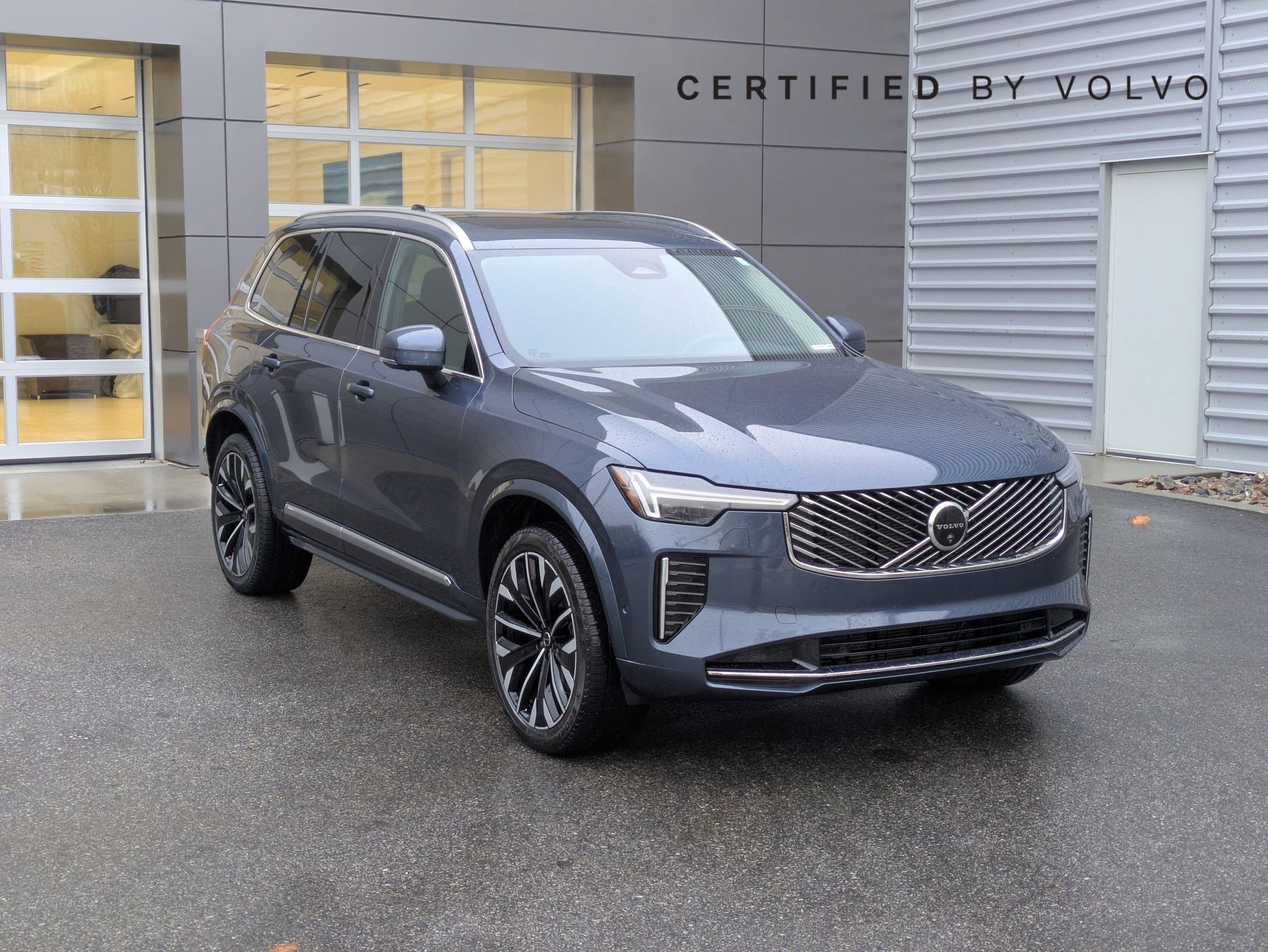 2025 Volvo XC90 Plus's photo