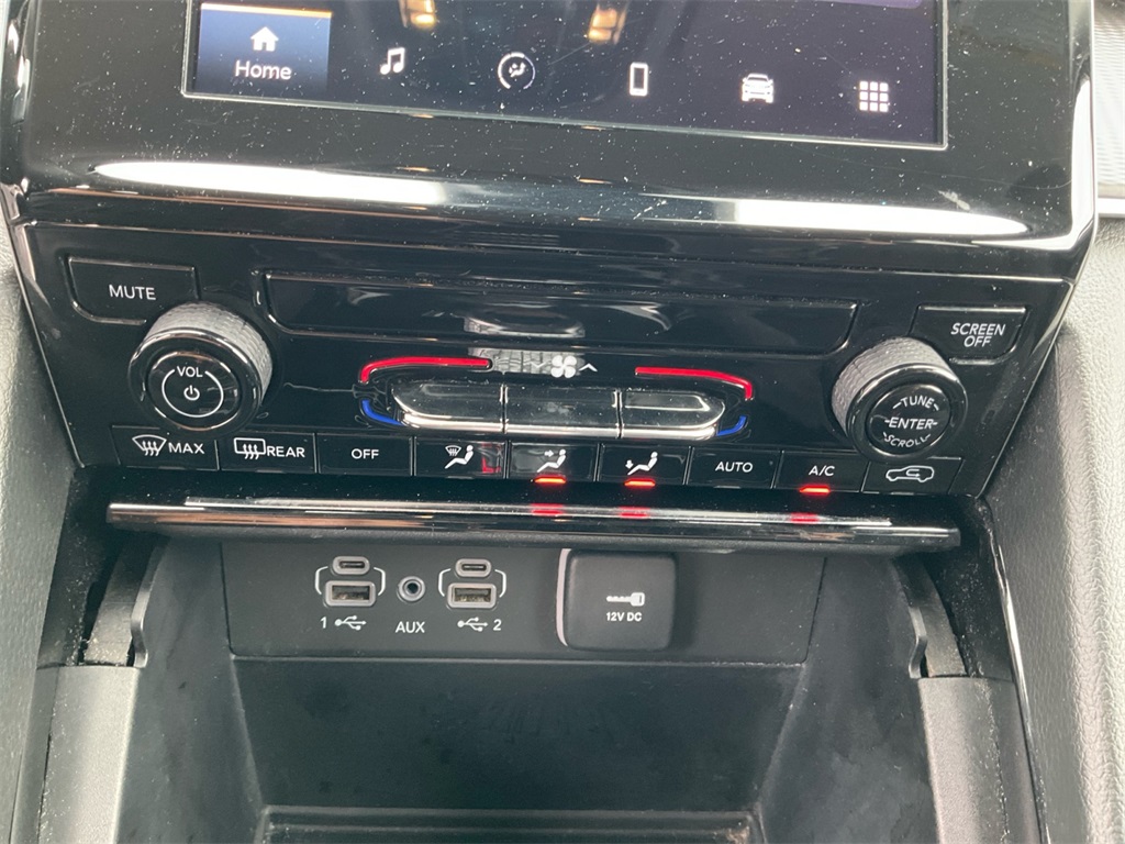 2023 Jeep Grand Cherokee Laredo photo 18