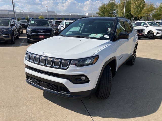 2022 Jeep Compass Limited photo 3