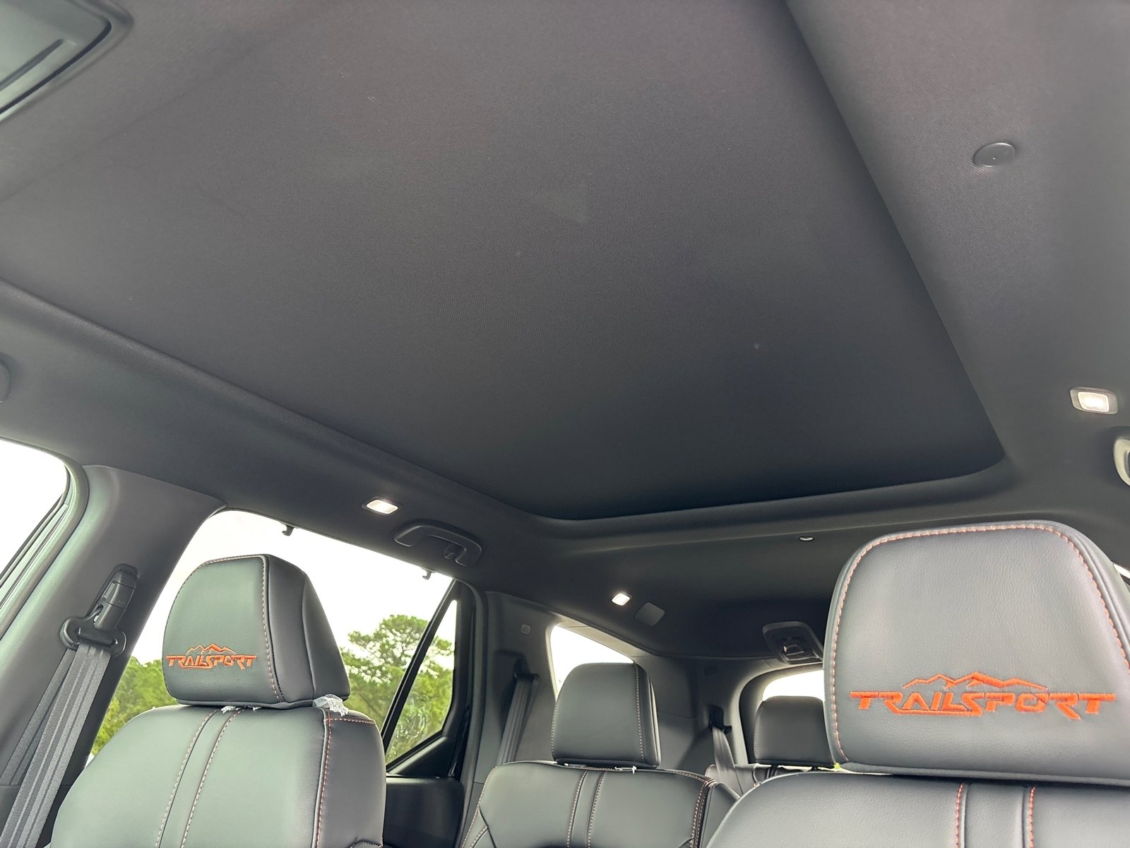 2025 Honda Pilot TrailSport photo 3