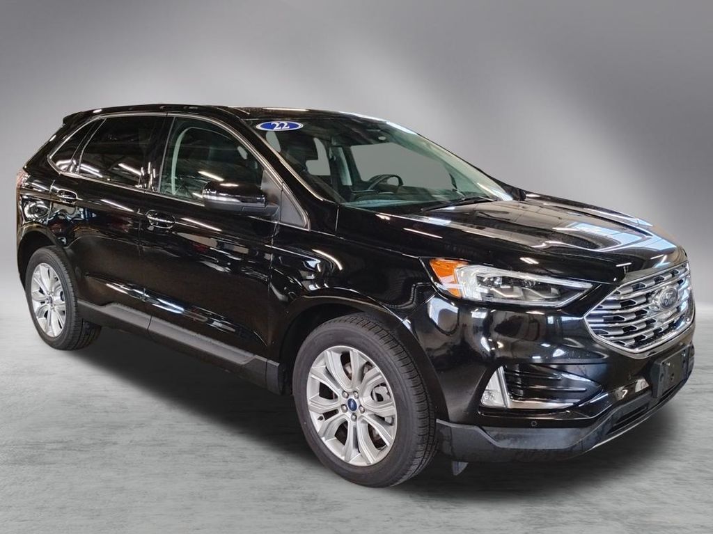 2022 Ford Edge Titanium photo 3