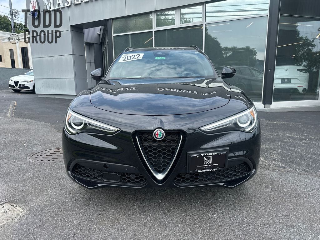 2022 Alfa Romeo Stelvio Ti photo 8
