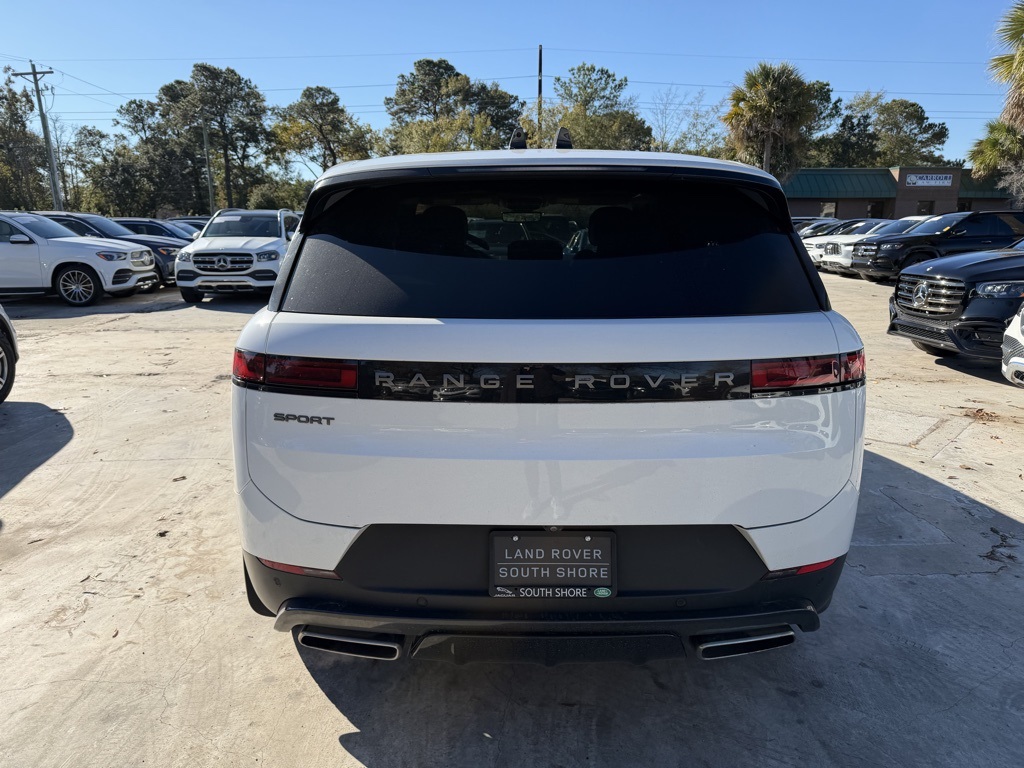 2024 Land Rover Range Rover Sport P360 SE photo 3