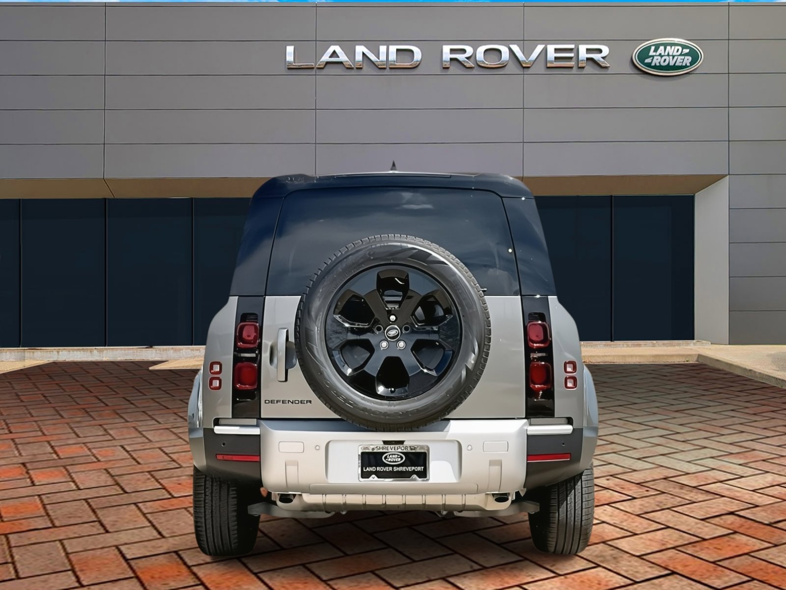 2025 Land Rover Defender 110 S photo 4