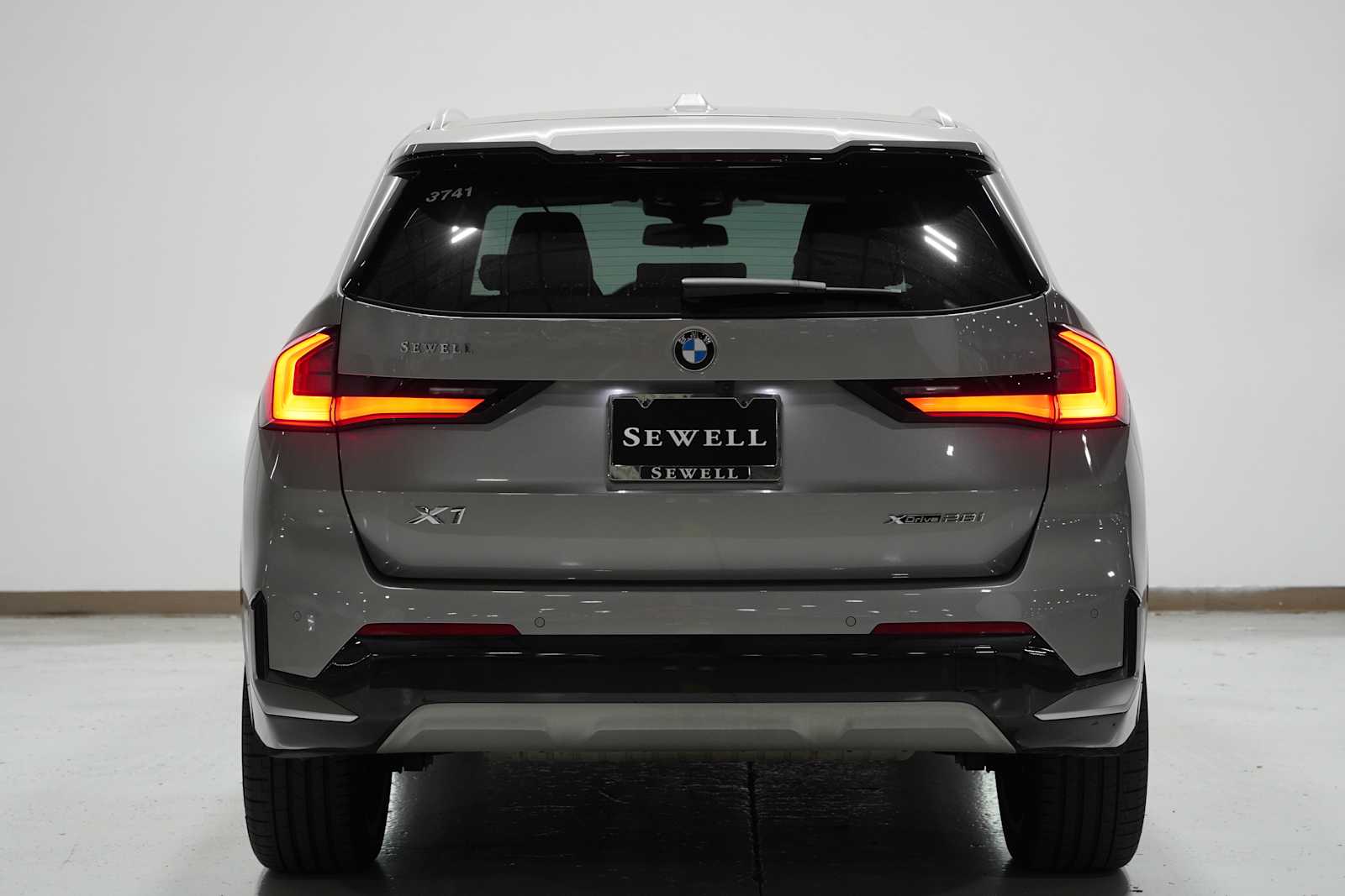 2025 Bmw X1 XDrive28i photo 3