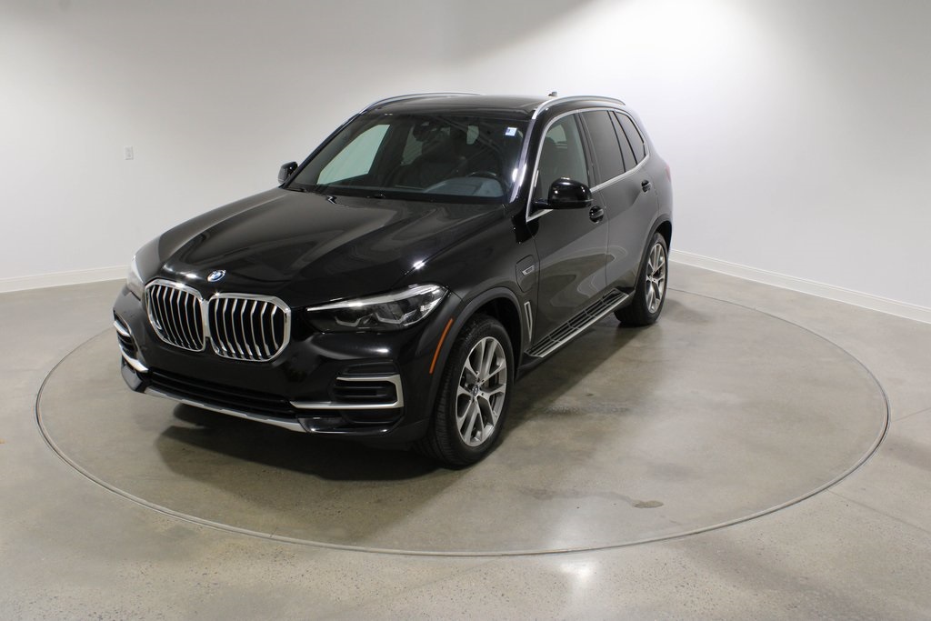 2023 BMW X5 45e's photo