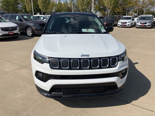 2022 Jeep Compass Limited photo 2