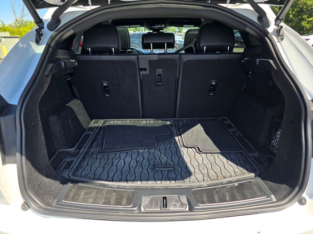 2024 Jaguar E-PACE R-Dynamic SE photo 14
