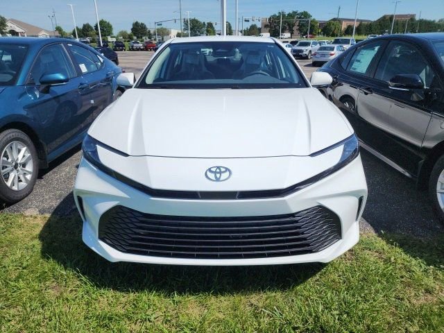 2025 Toyota Camry LE photo 2
