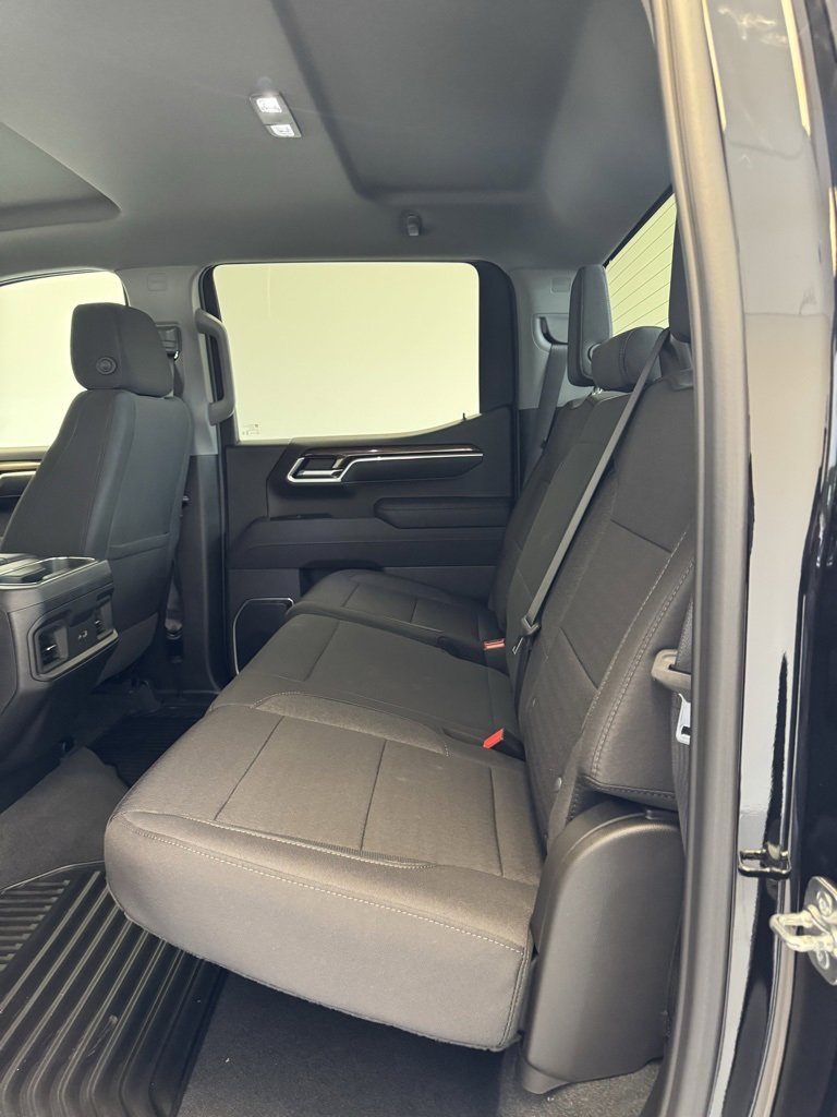 2025 Chevrolet Silverado 1500 RST photo 4