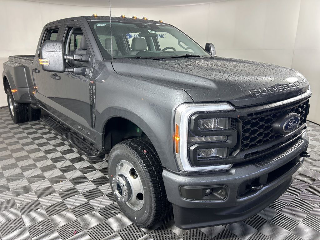 2026 Ford F-350 XL photo 3