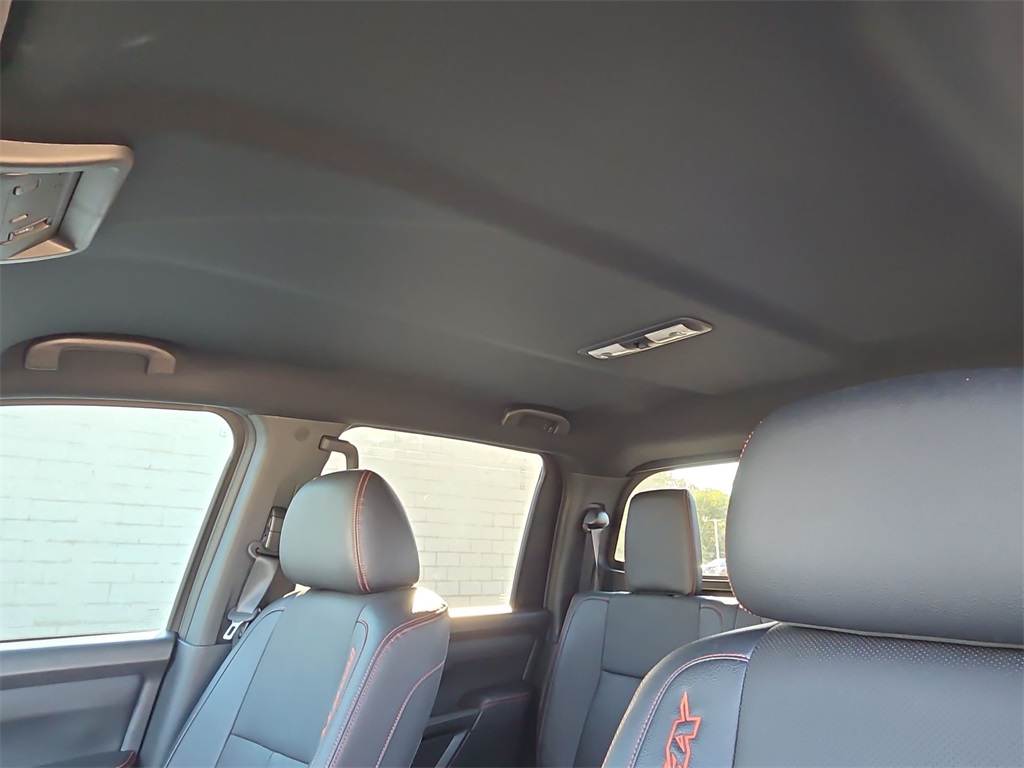 2023 Nissan Titan PRO-4X photo 15