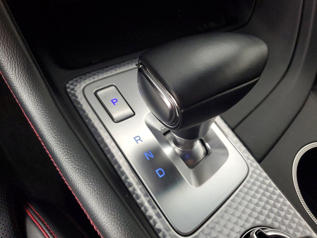2022 Genesis G70 3.3T photo 18