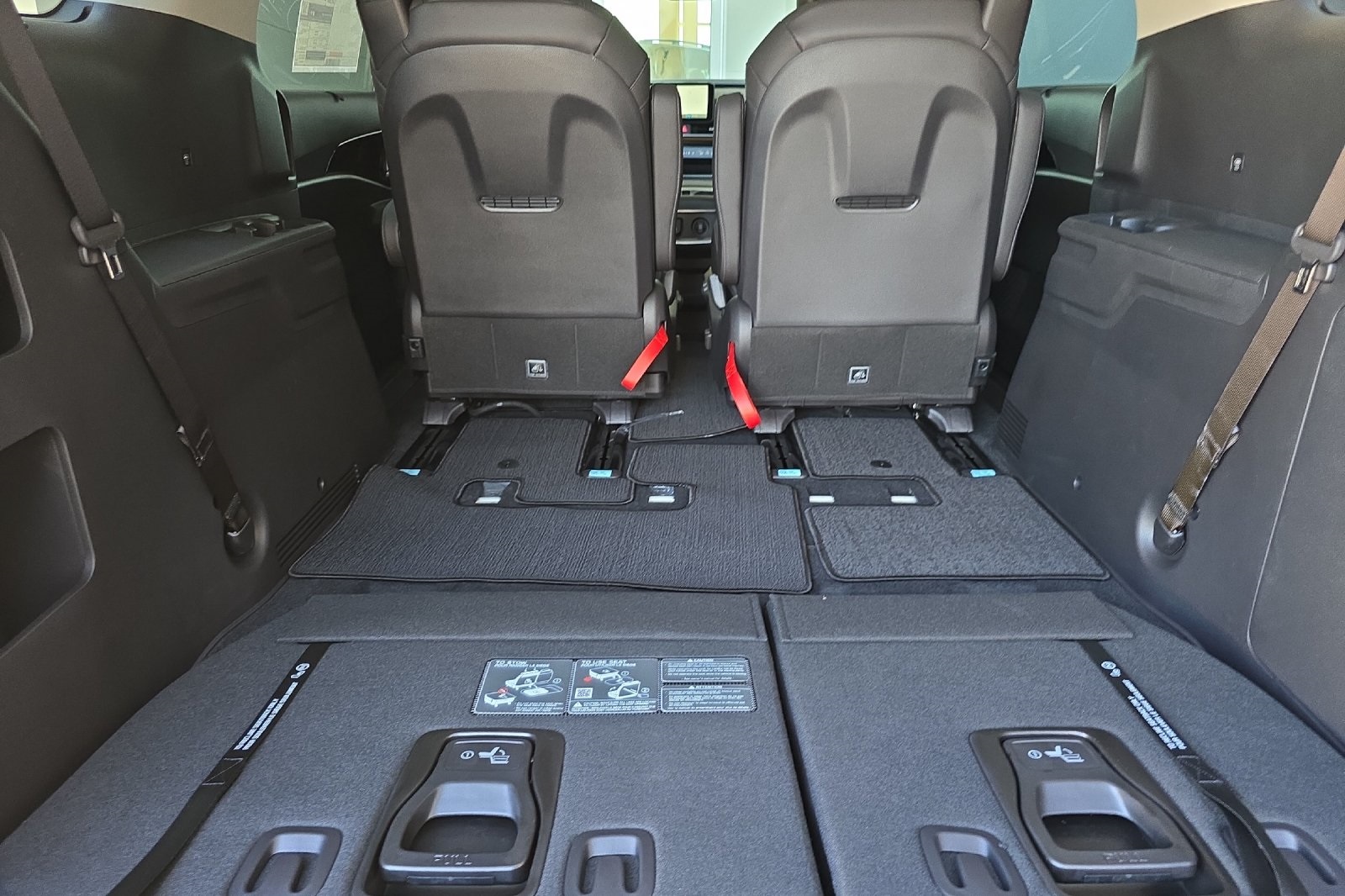 2026 Kia Carnival SX Prestige photo 11