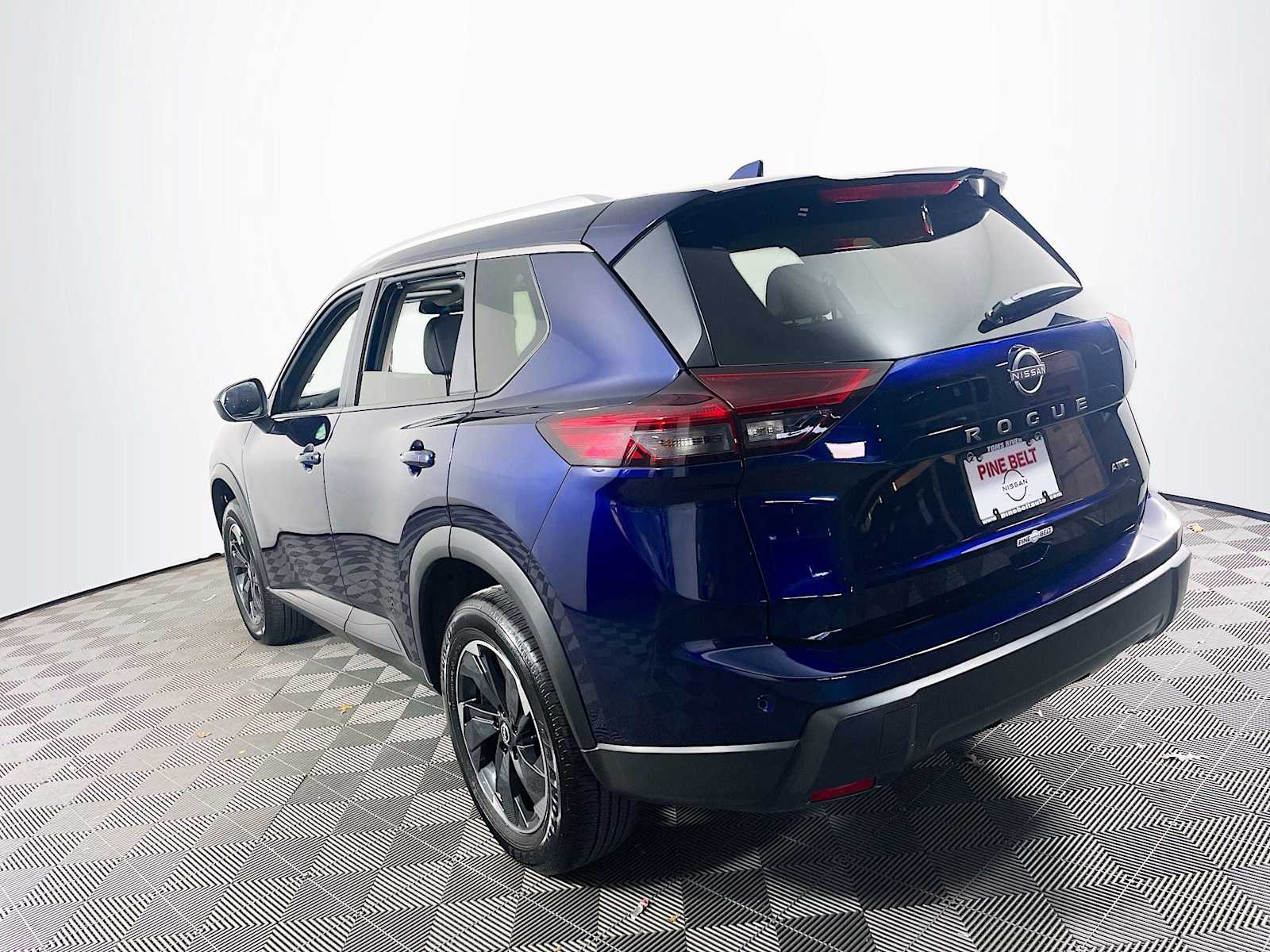 2026 Nissan Rogue SV photo 4