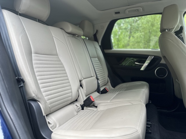 2021 Land Rover Discovery Sport S photo 21