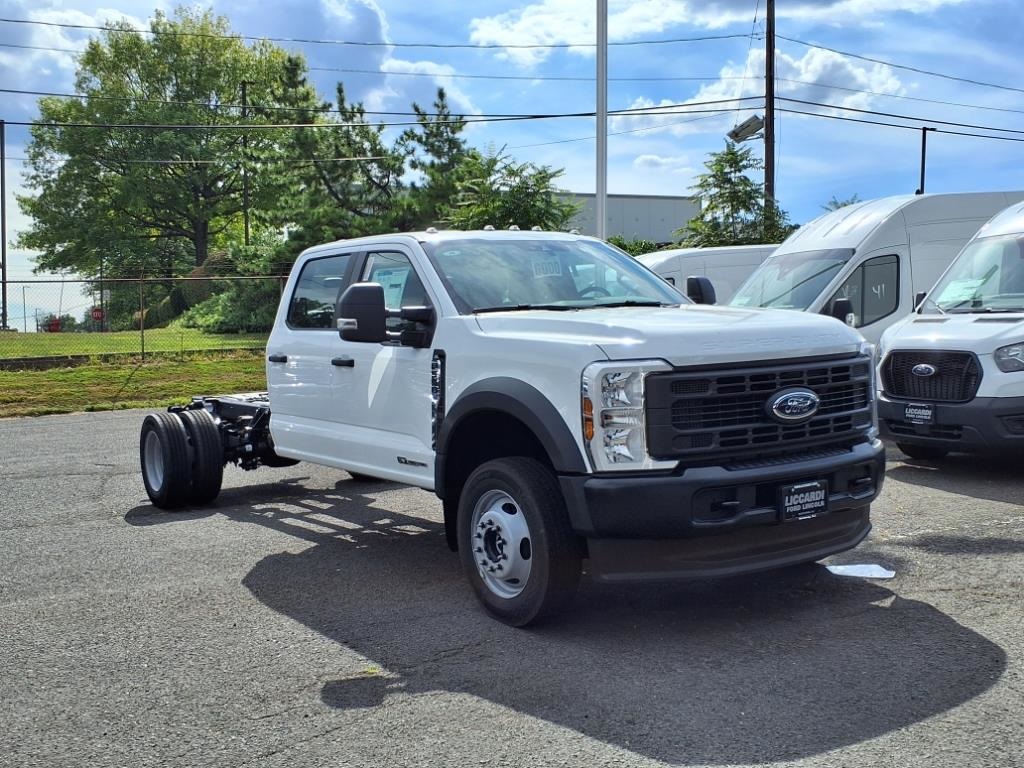 2026 Ford F-550 Super Duty Chassis Cab XL's photo