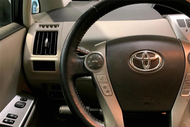 2017 Toyota Prius V Two photo 15