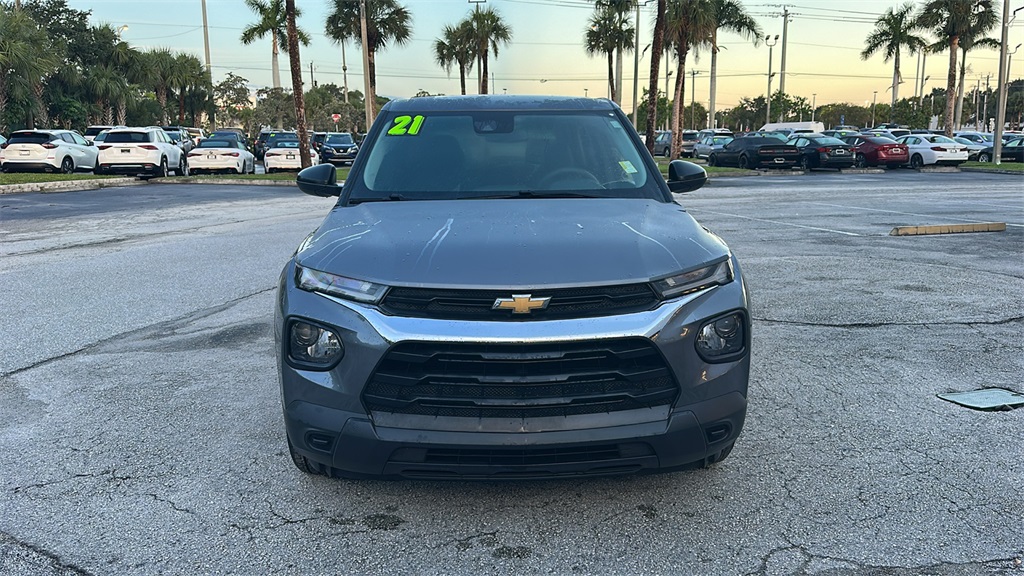 2021 Chevrolet Trailblazer LS photo 2